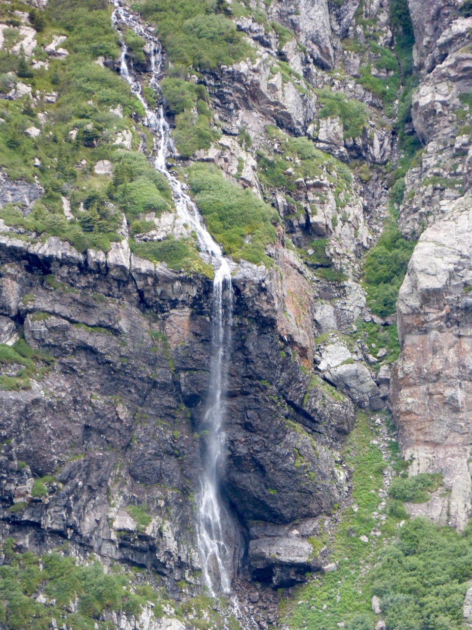 We also saw a cool waterfall from the cliffs further south of the lake.